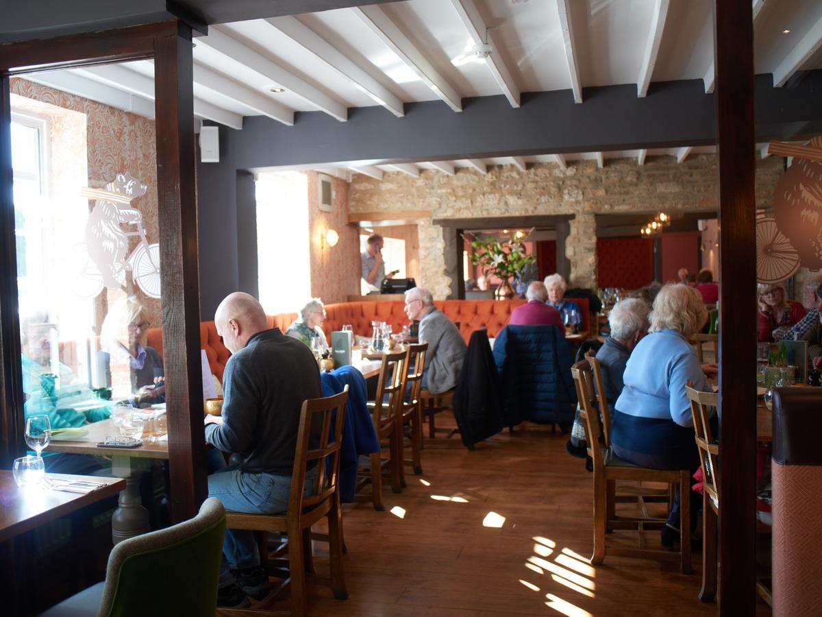 Bear&Ragged Staff Hotel Cumnor Eksteriør billede