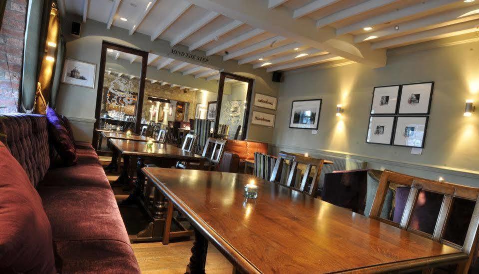 Bear&Ragged Staff Hotel Cumnor Eksteriør billede